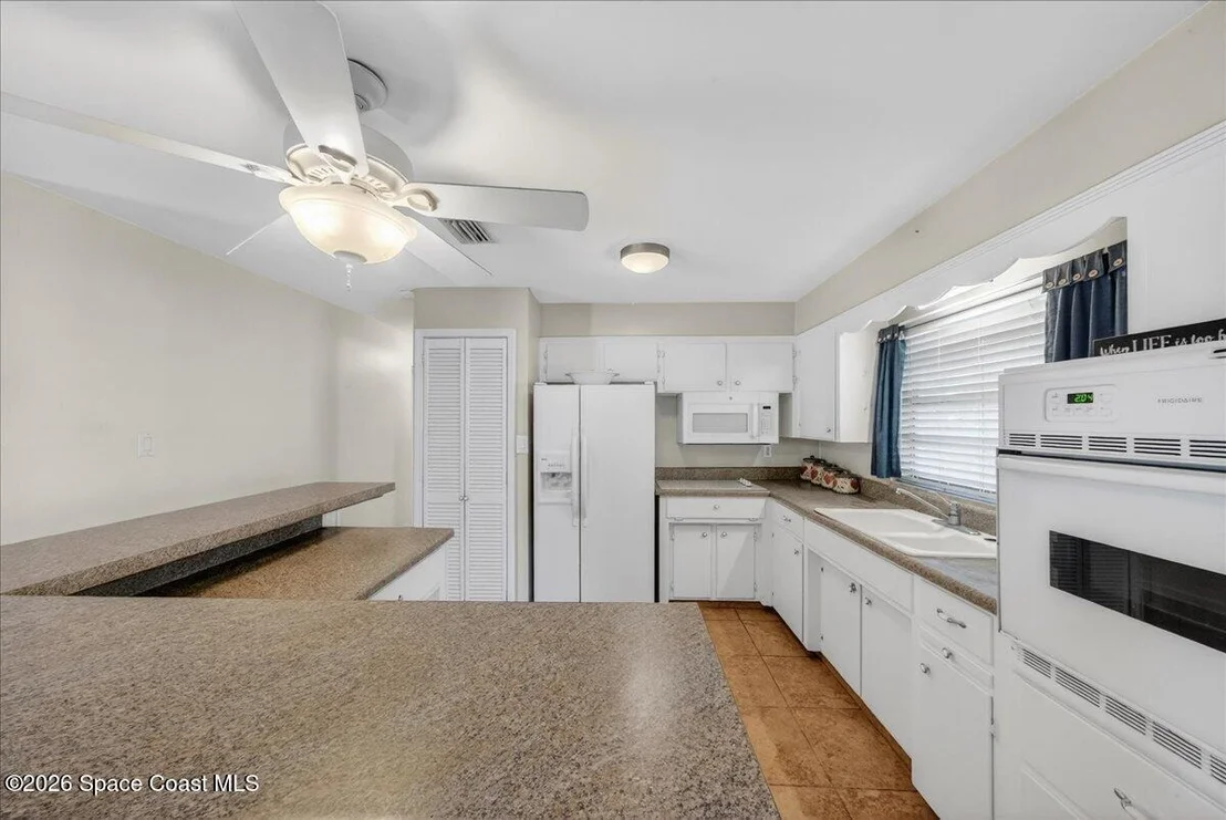 Photo of 702 Carmen Drive