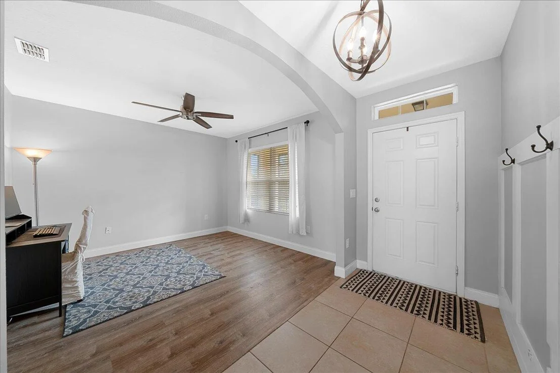 Photo of 2210 Mccormack