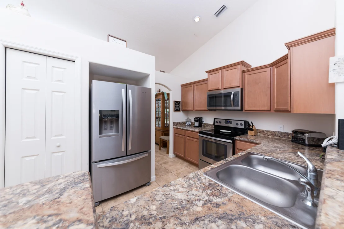 Photo of 5560 Graham Street