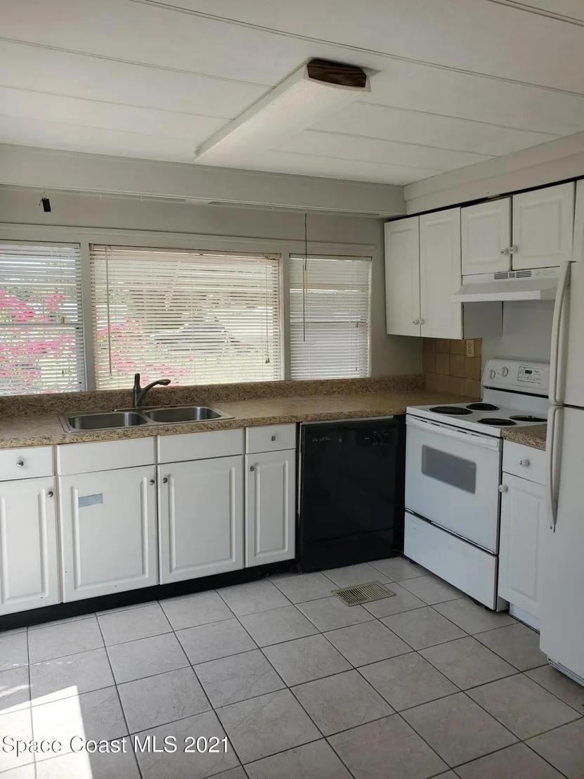 Photo of 313 Booth Street