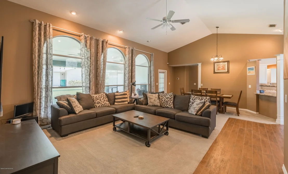 Photo of 548 Crystal Lake Drive