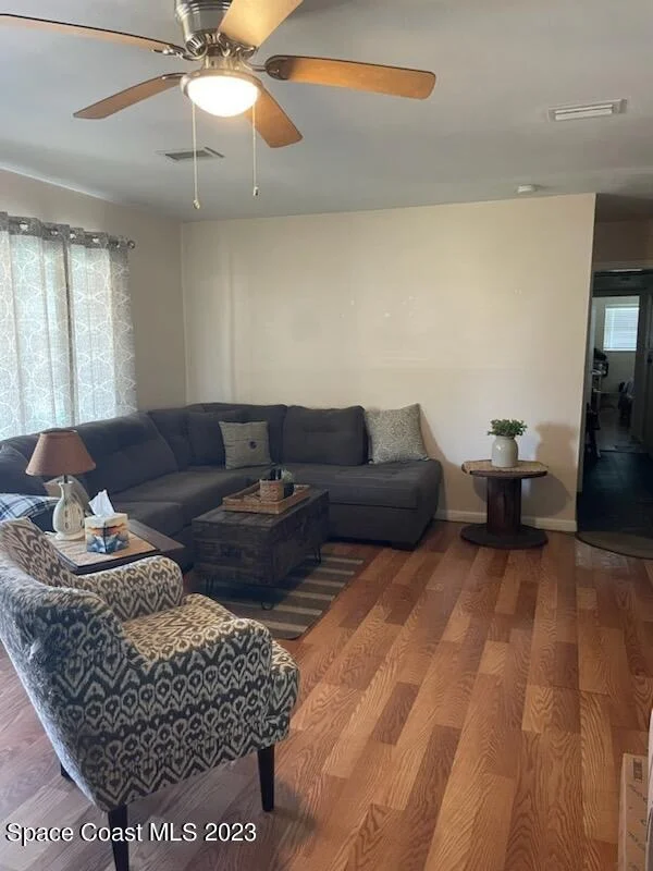 Photo of 1052 Myrtle Lane