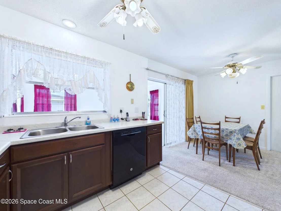 Photo of 2939 Chipper Drive NE