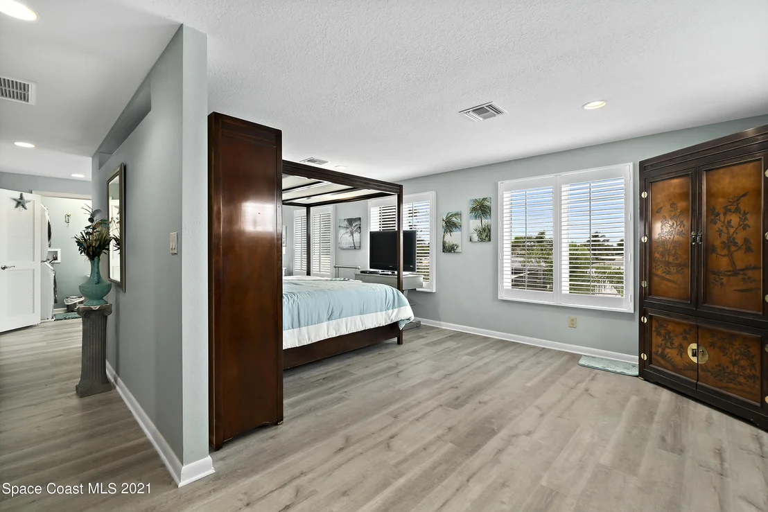 Photo of 432 Cardinal Drive