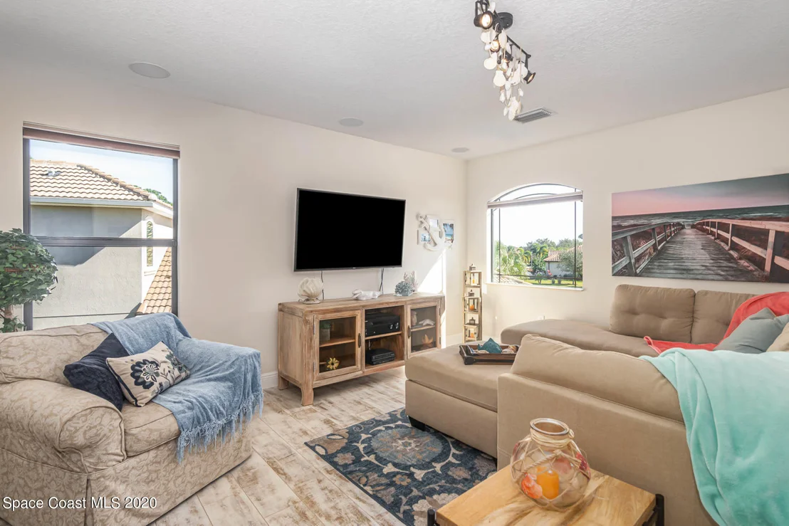 Photo of 1472 Tralee Bay Avenue
