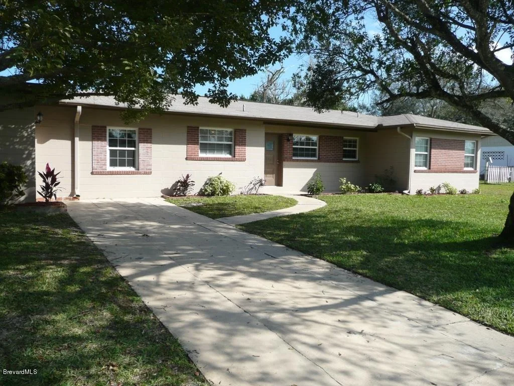 Photo of 1309 W Sun Circle