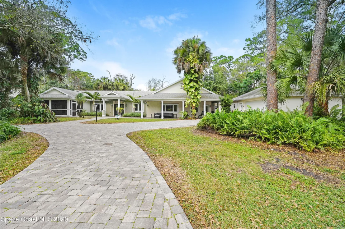 Photo of 6420 South Drive