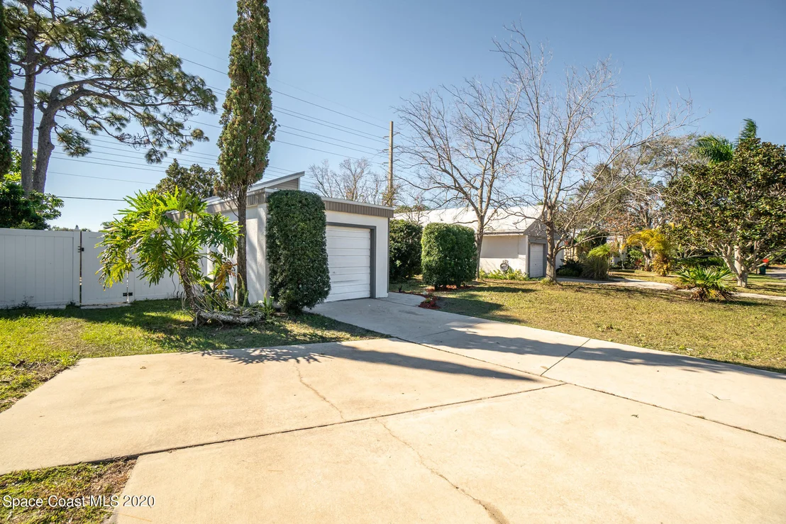 Photo of 473 Willow Tree Drive