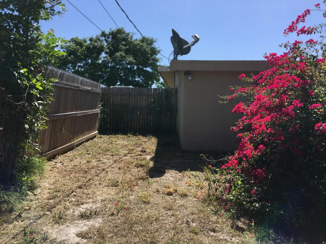 Photo of 1056 Cabot Drive NE