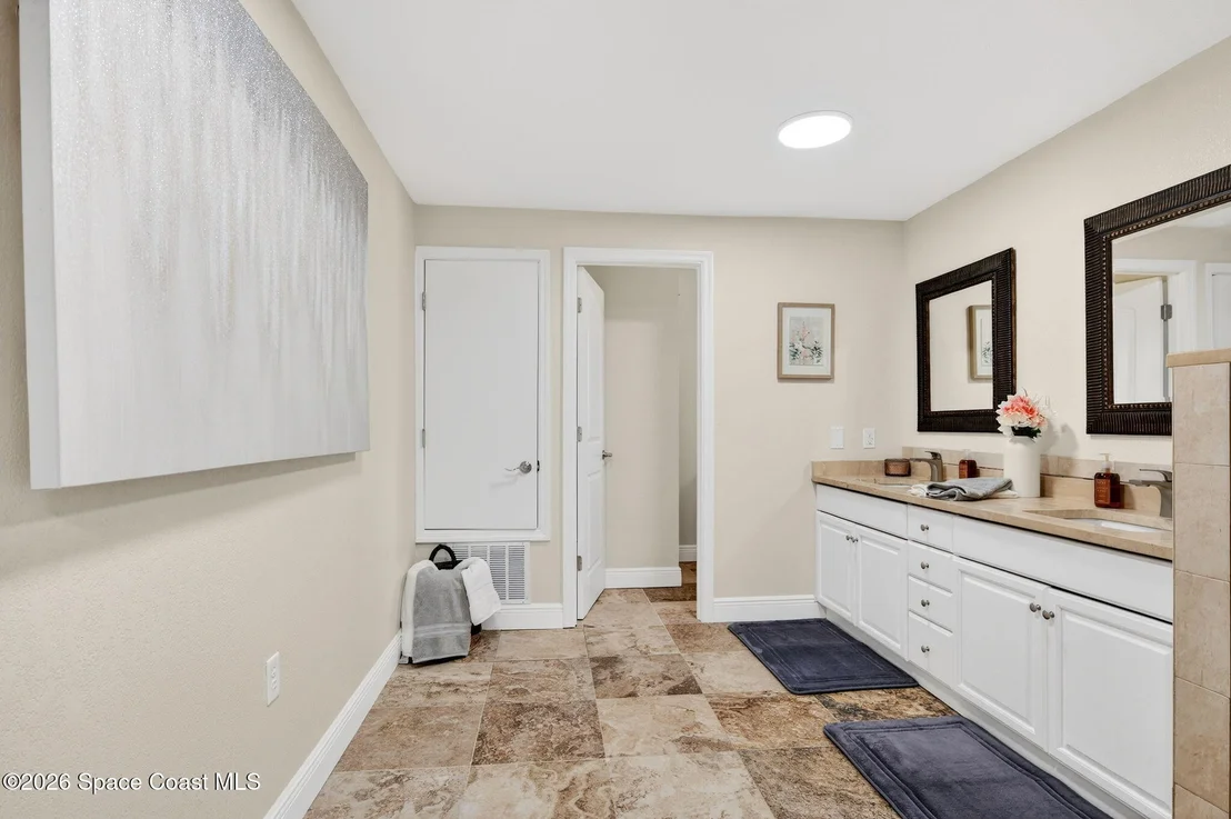 Photo of 7486 Livingstone Lane