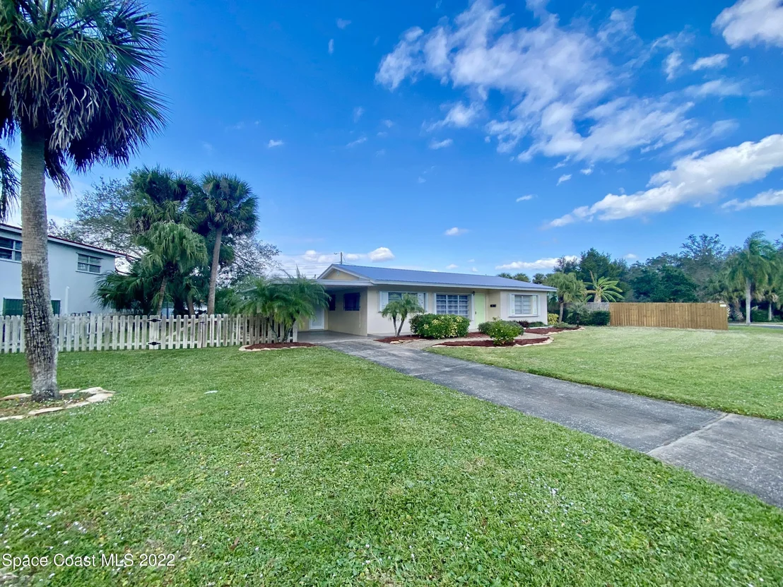 Photo of 2332 Saint Andrews Circle