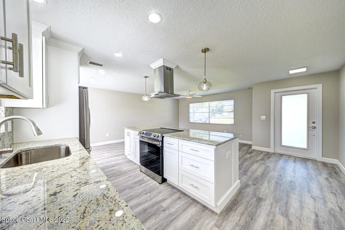 Photo of 697 Amor Drive