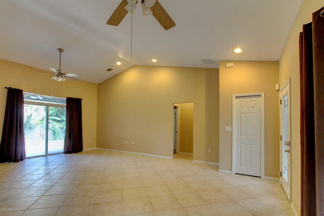 Photo of 1125 Brook Street NE