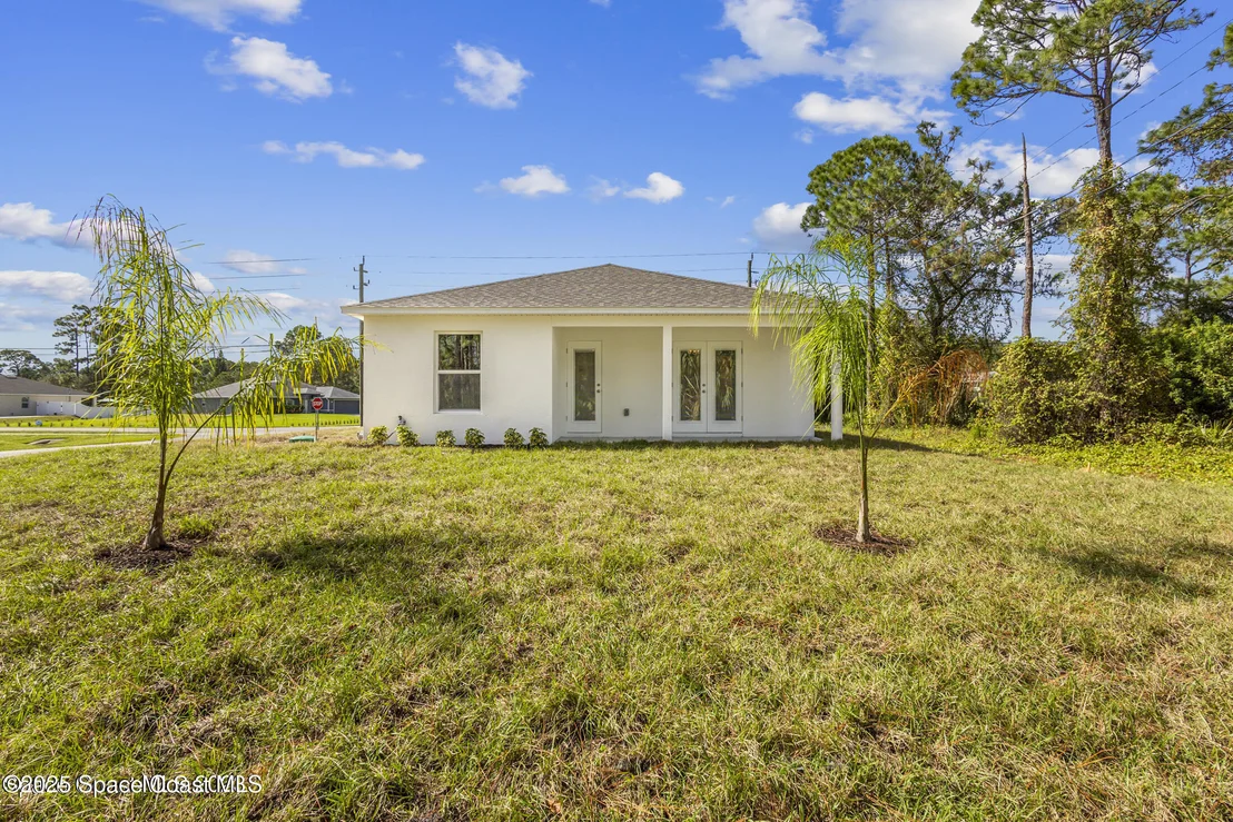 Photo of 430 Scanlon Road