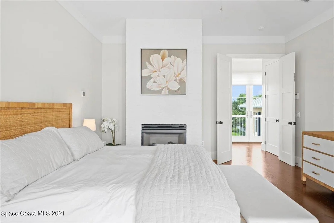 Photo of 2780 N Riverside Drive