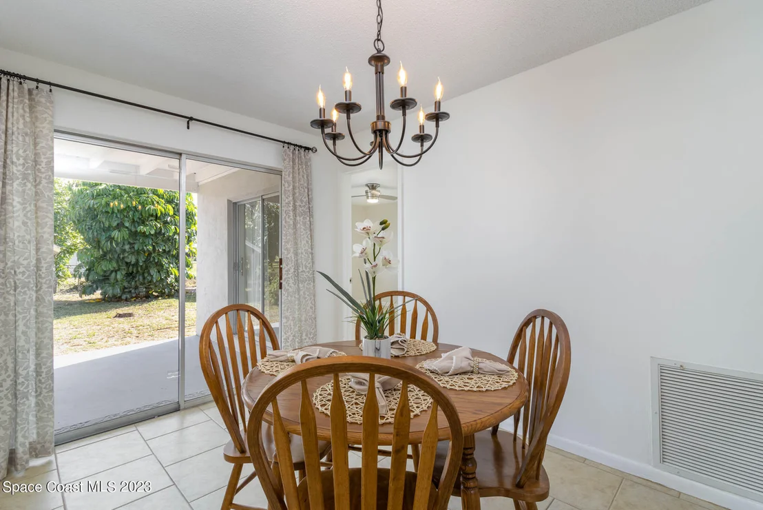 Photo of 2095 Montgomery Road