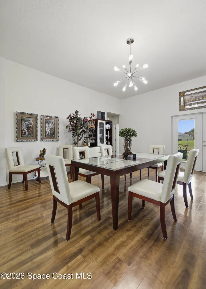Photo of 1121 Morgan Circle NE
