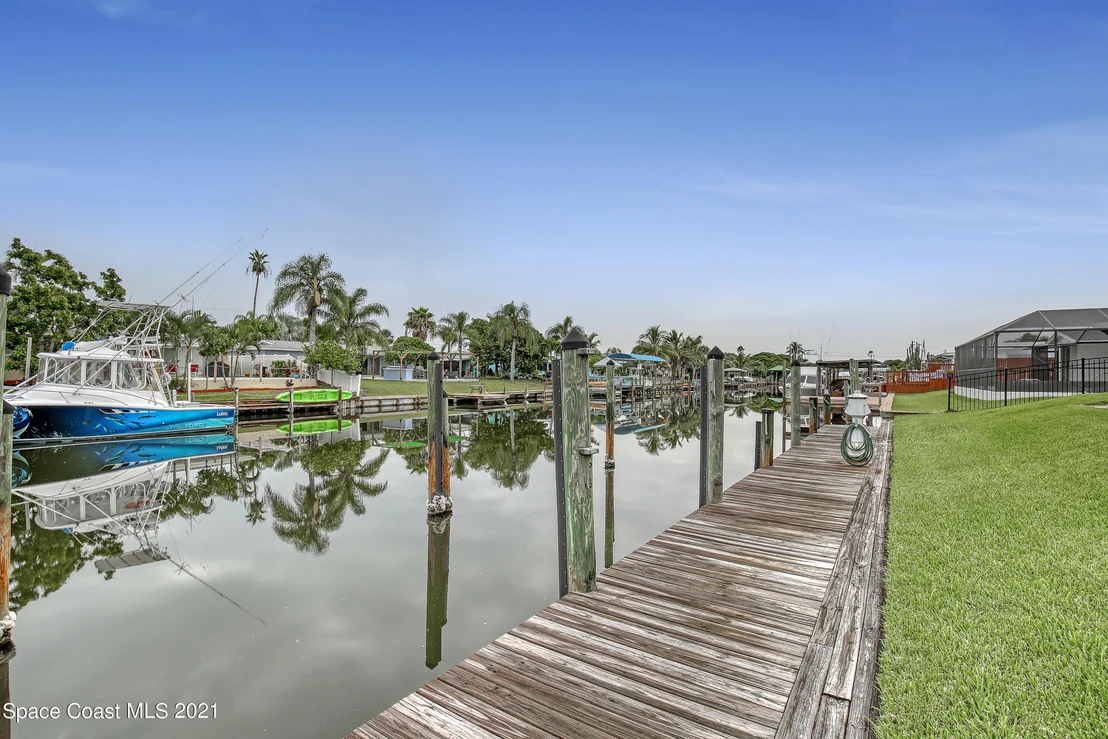 Photo of 457 Cardinal Drive
