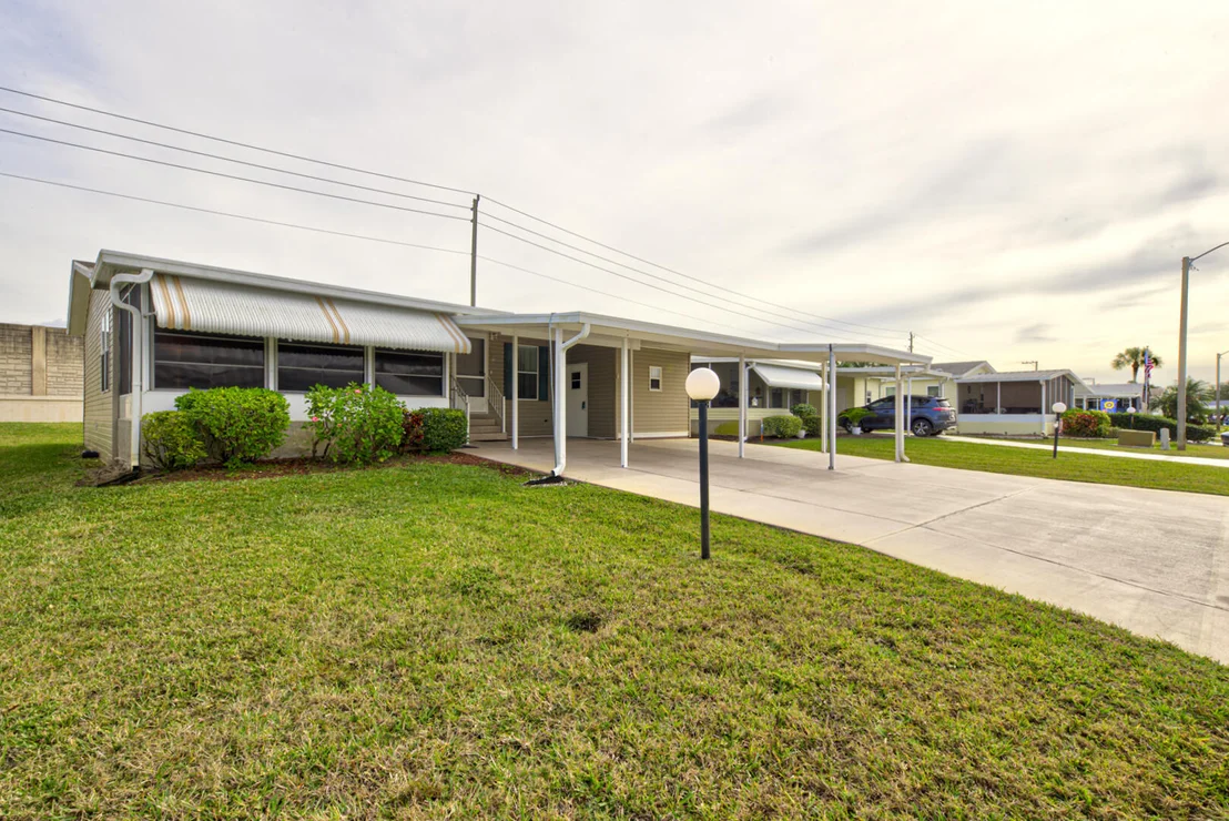 Photo of 665 Outer Drive