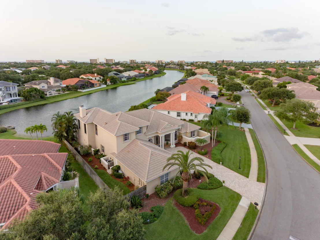 Photo of 422 Flanders Drive