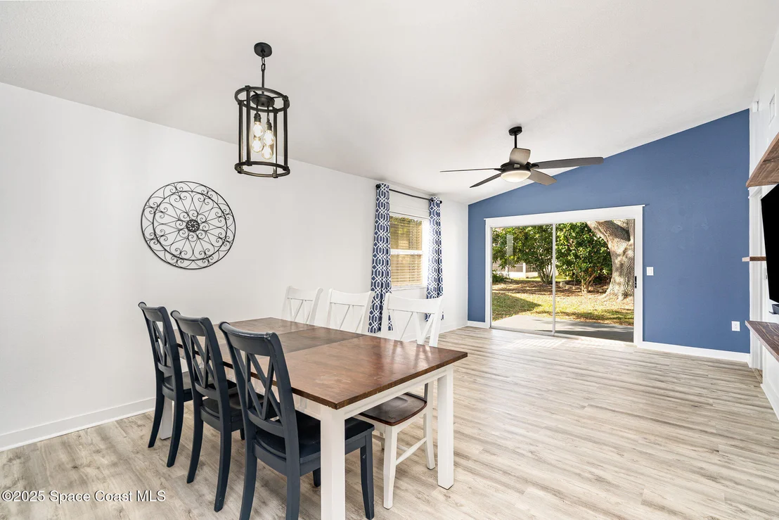 Photo of 4118 Twin Oaks Boulevard
