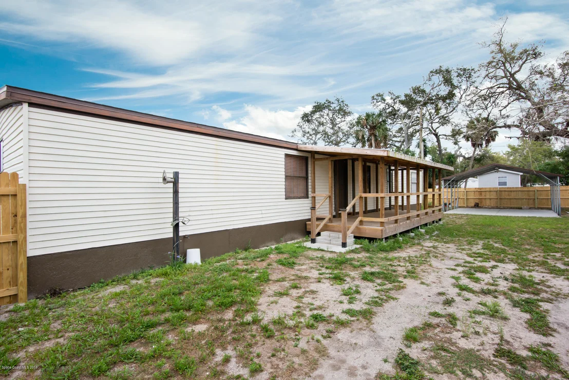 Photo of 497 Louis Drive