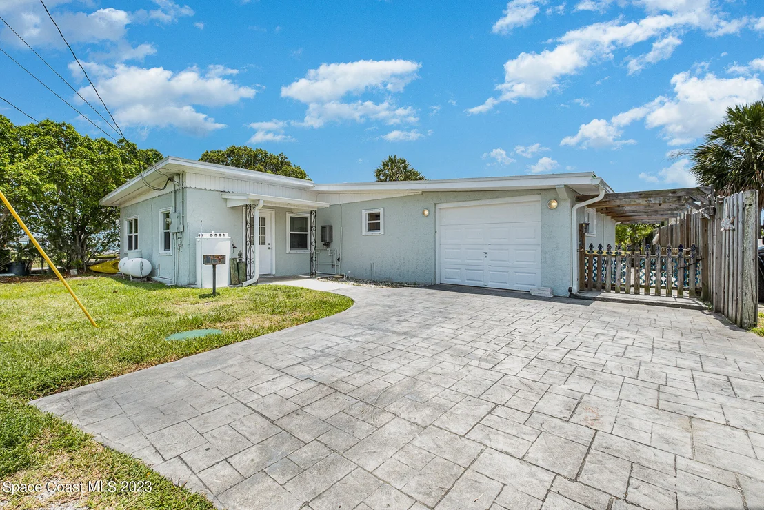 Photo of 3957 Canal Drive