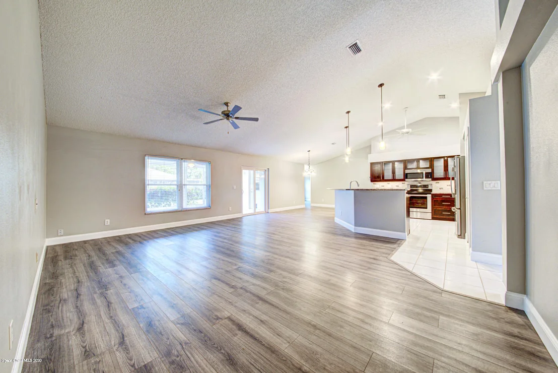 Photo of 6480 Adrian Street