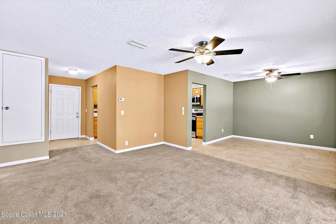 Photo of 1096 Madrid Road