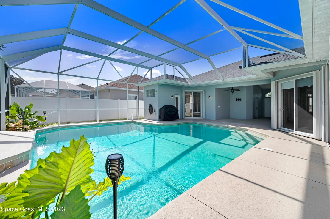 Photo of 1421 Whitman Drive