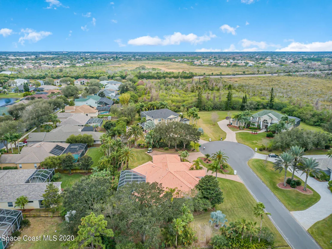 Photo of 889 Oak Park Drive
