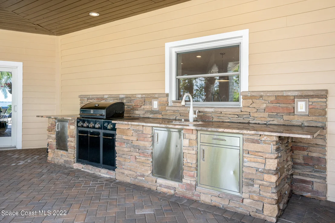 Photo of 437 River View Lane