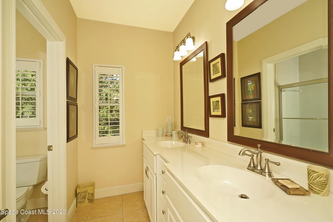 Photo of 2217 Royal Oaks Drive