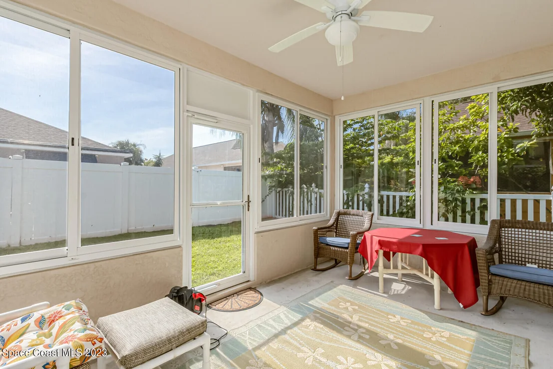 Photo of 881 Benton Drive