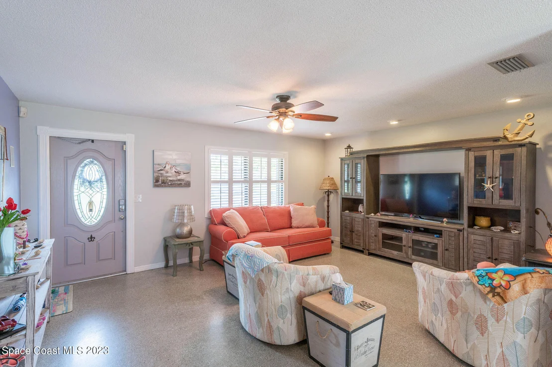 Photo of 971 Bartlett Lane
