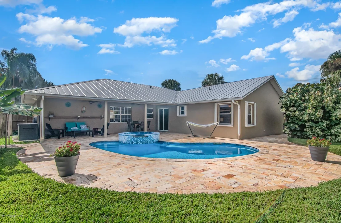 Photo of 779 Carnation Drive