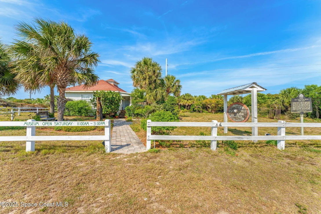 Photo of 396 Dolphin Street