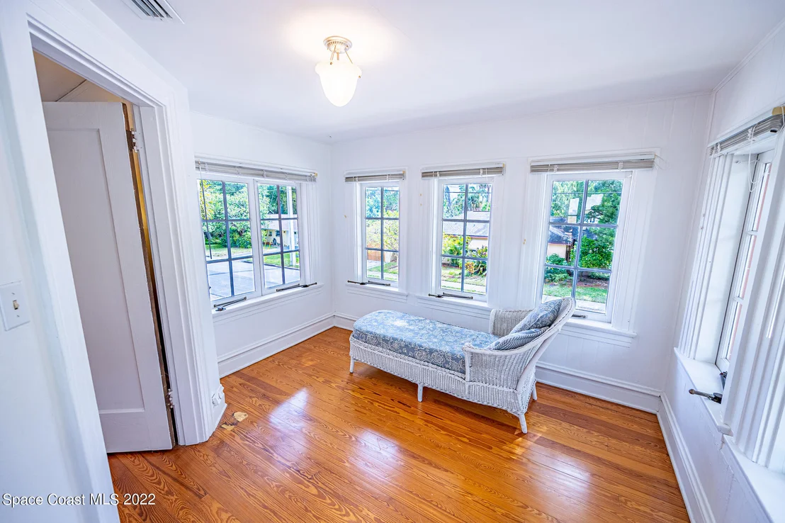 Photo of 102 Valencia Road