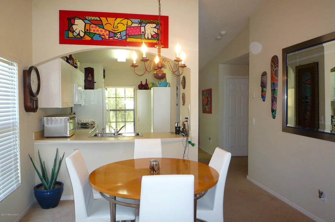 Photo of Unit 104 at 910 Luminary Circle