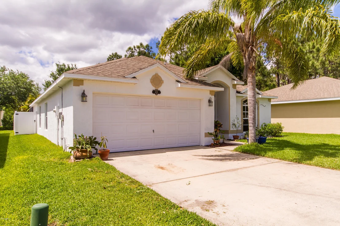 Photo of 605 Sedgewood Circle