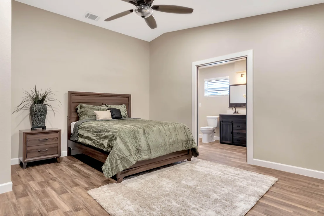Photo of 982 Waco Boulevard SE