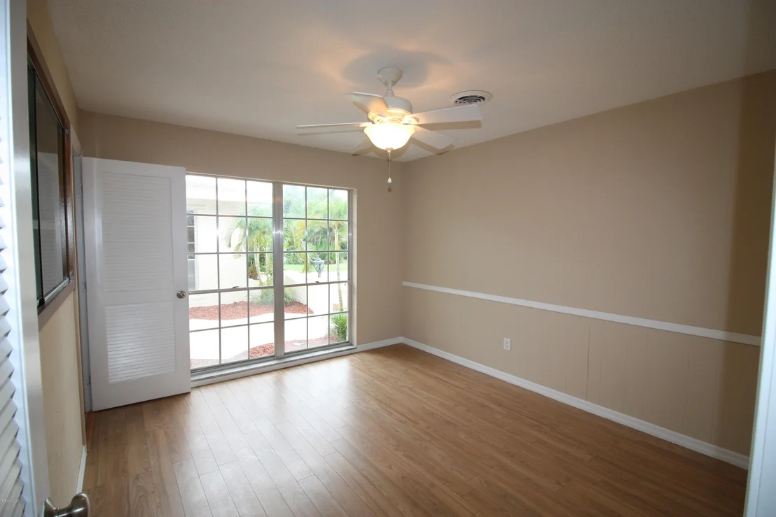 Photo of 440 Hamlin Avenue