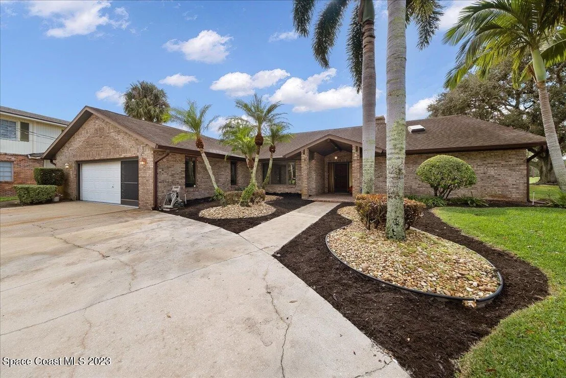 Photo of 1406 Gleneagles Way