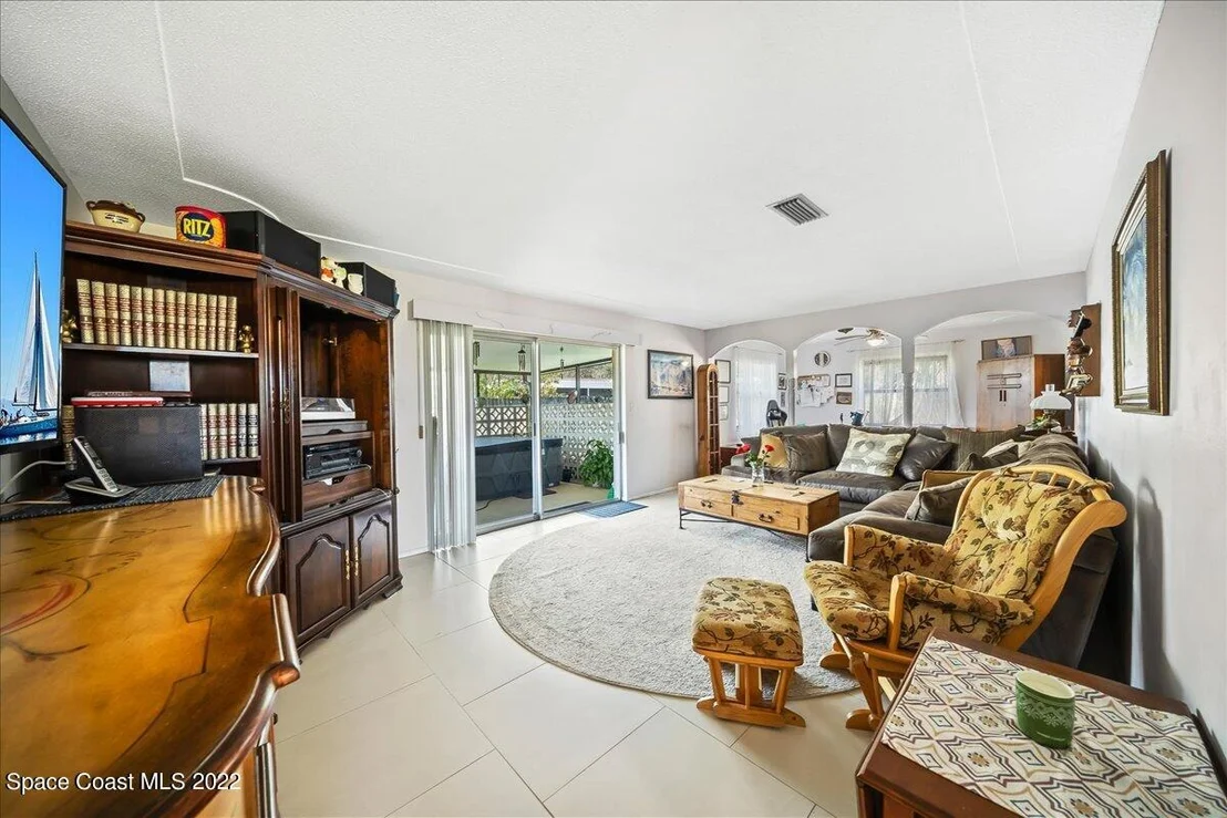 Photo of 329 Dorset Drive