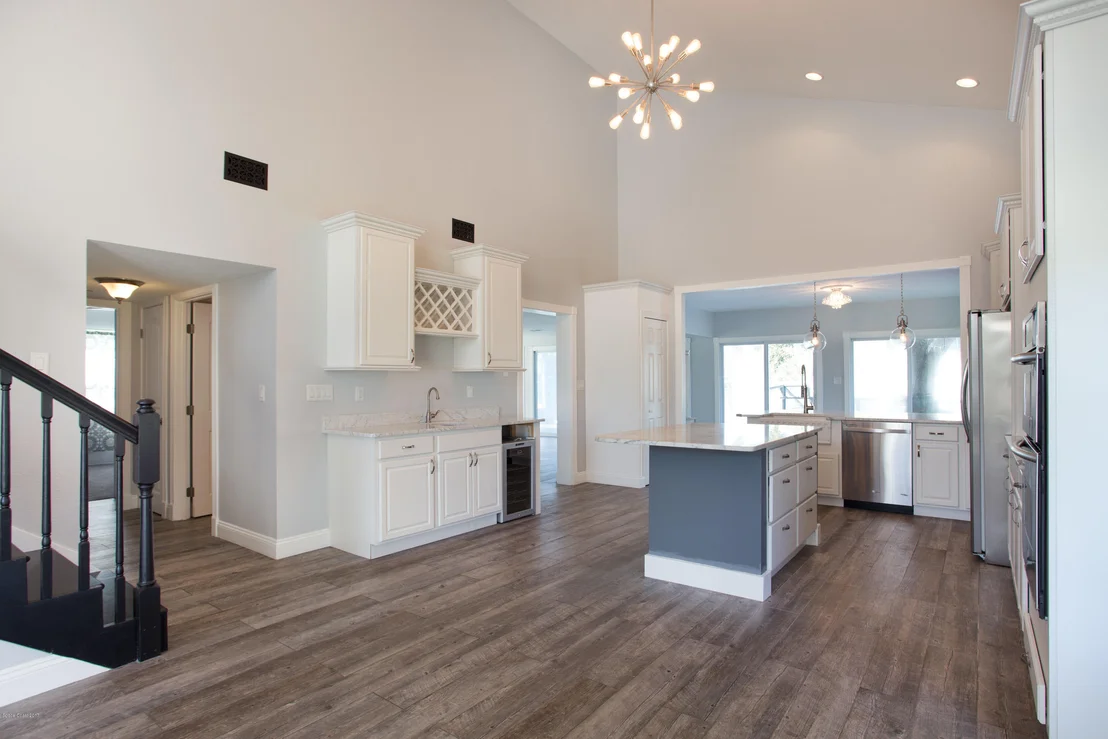 Photo of 834 Cardinal Road