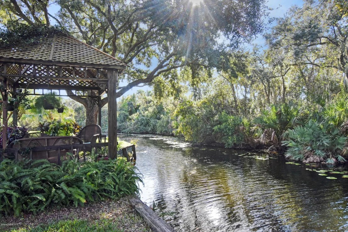 Photo of 979 Palm Brook Drive