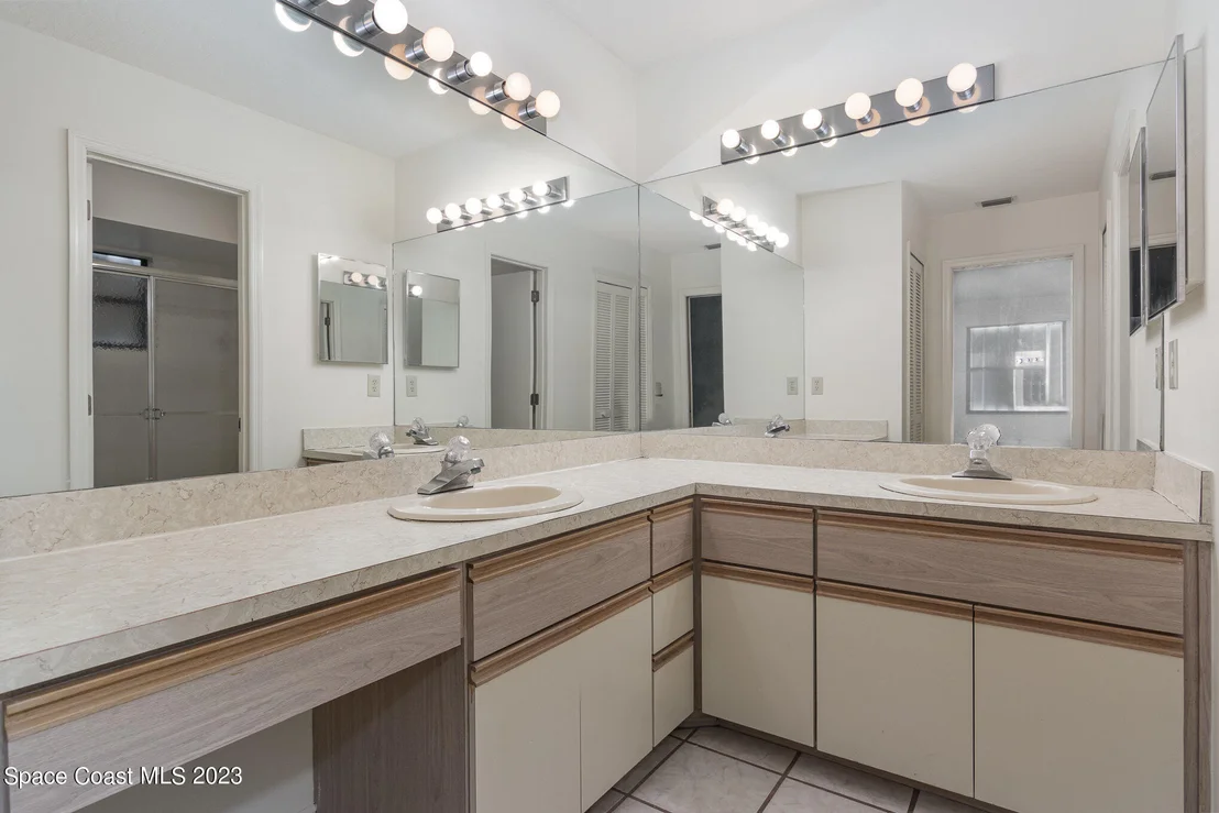 Photo of 1709 Palm Ridge Road