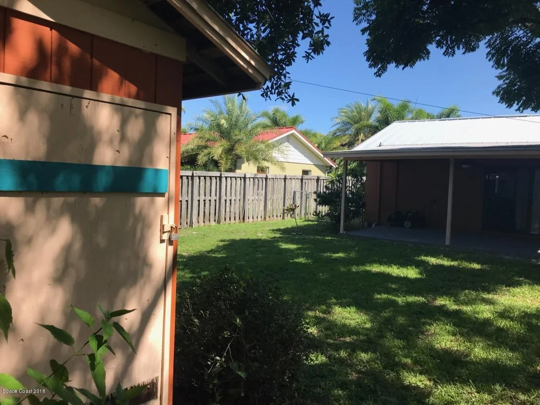 Photo of 445 Willow Lane