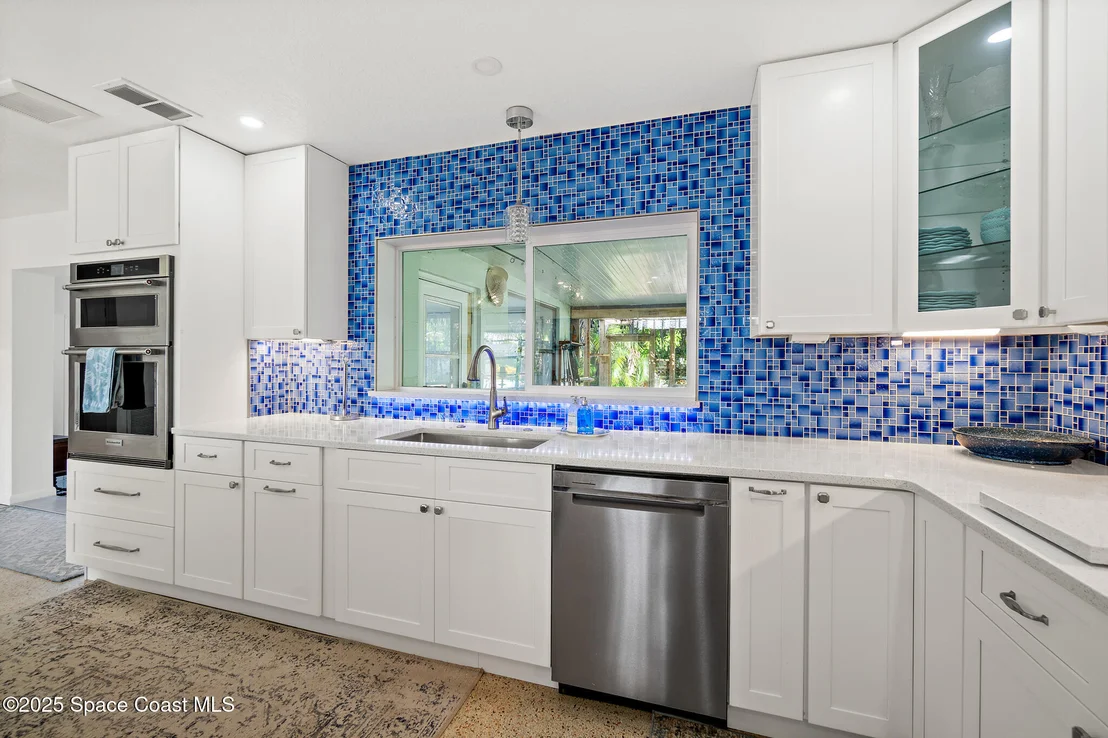 Photo of 300 Pelican Drive