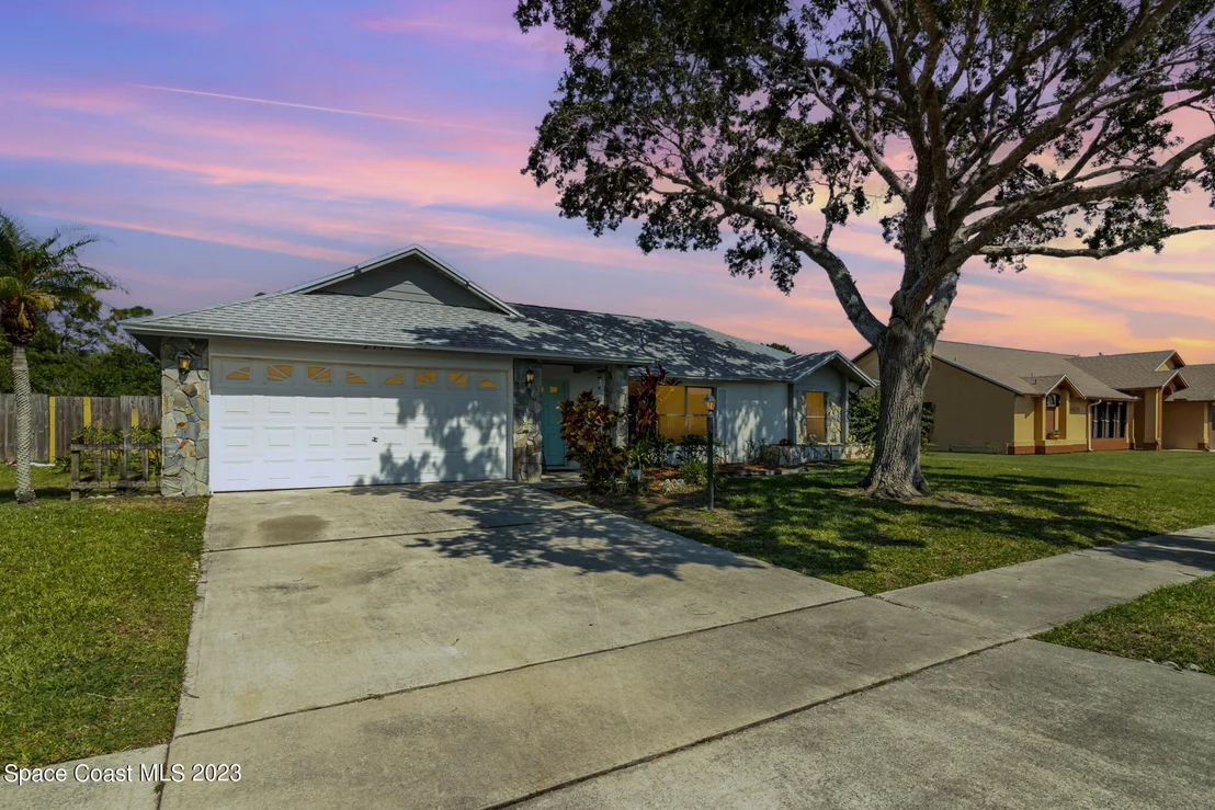 Photo of 2777 Nobility Avenue